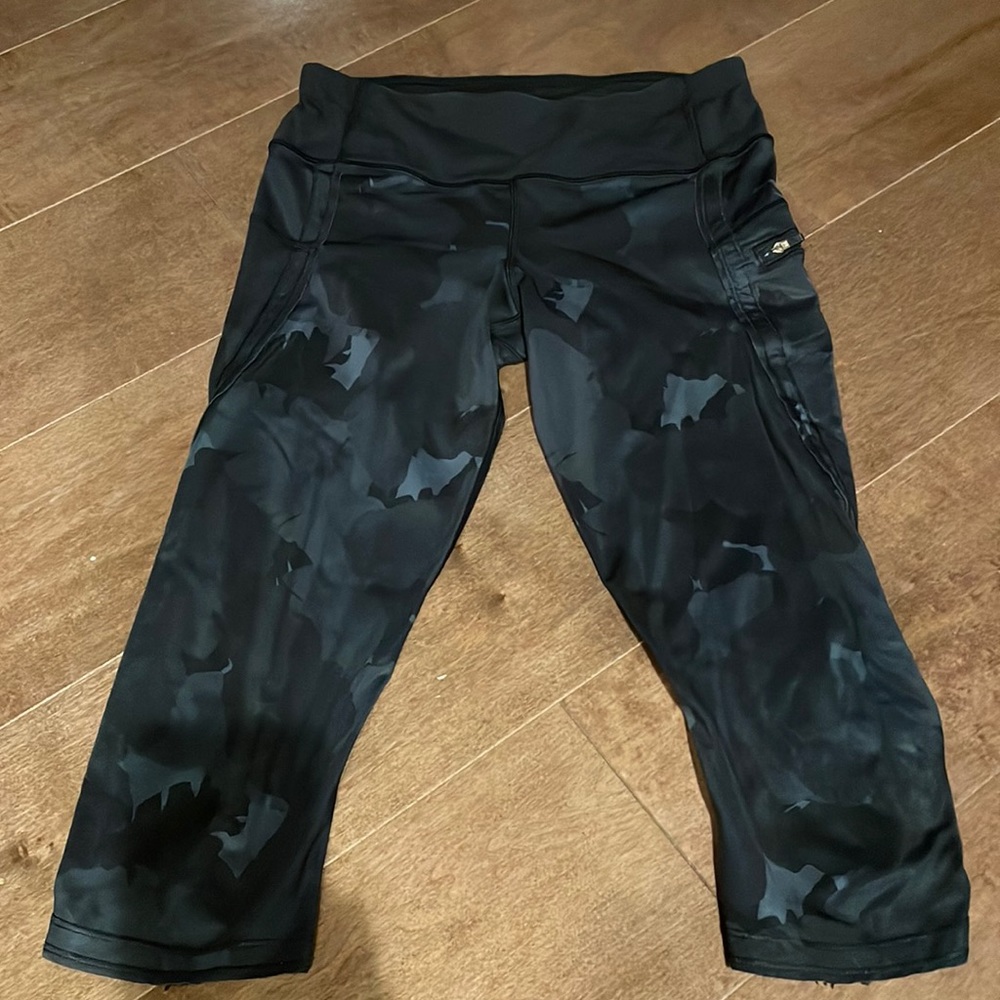 Lululemon Camo Cropped Leggings